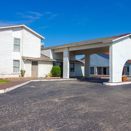 Studio Inn Extended Stay Oklahoma City Airport By Oyo Екстериор снимка