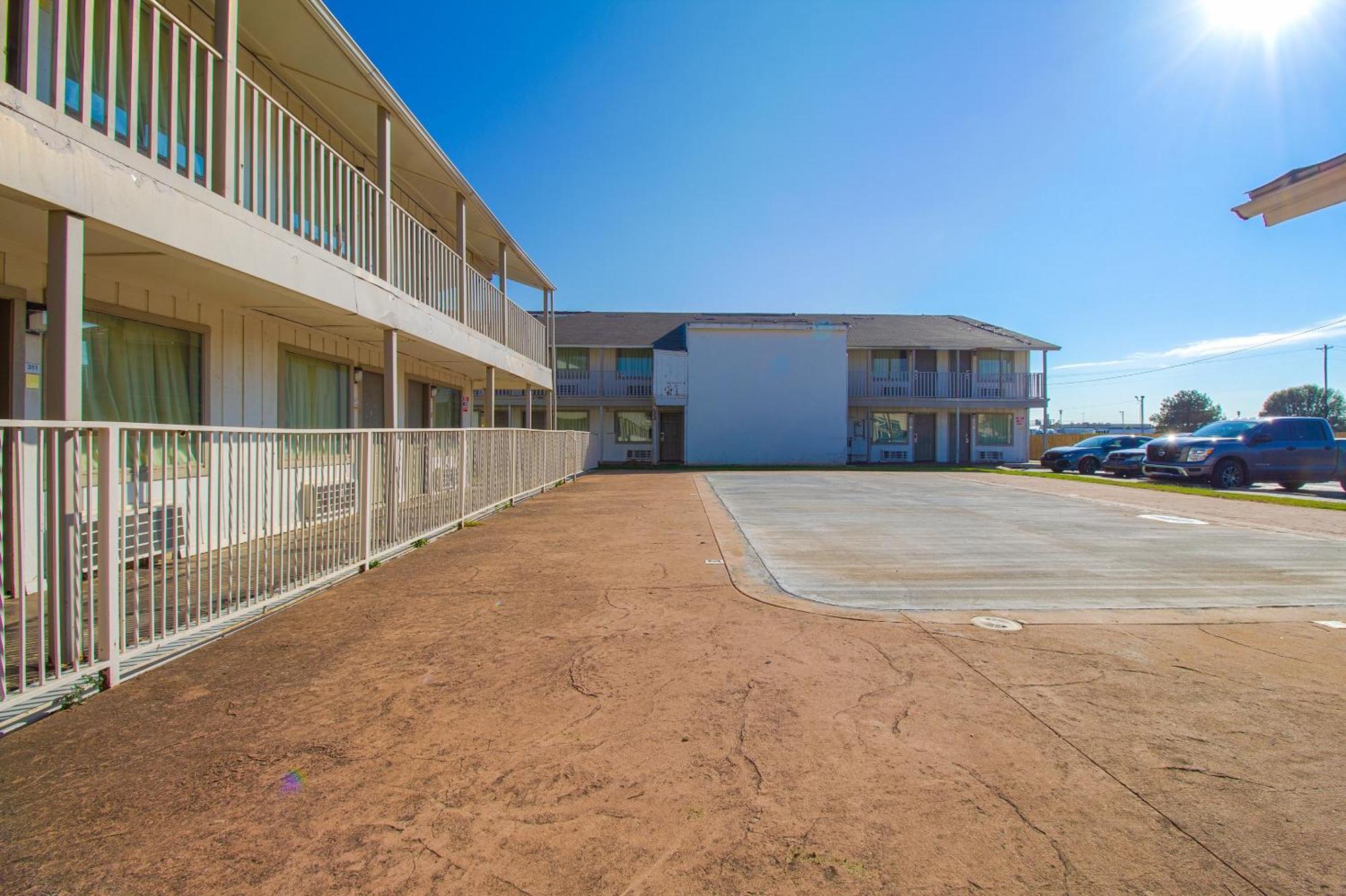 Studio Inn Extended Stay Oklahoma City Airport By Oyo Екстериор снимка