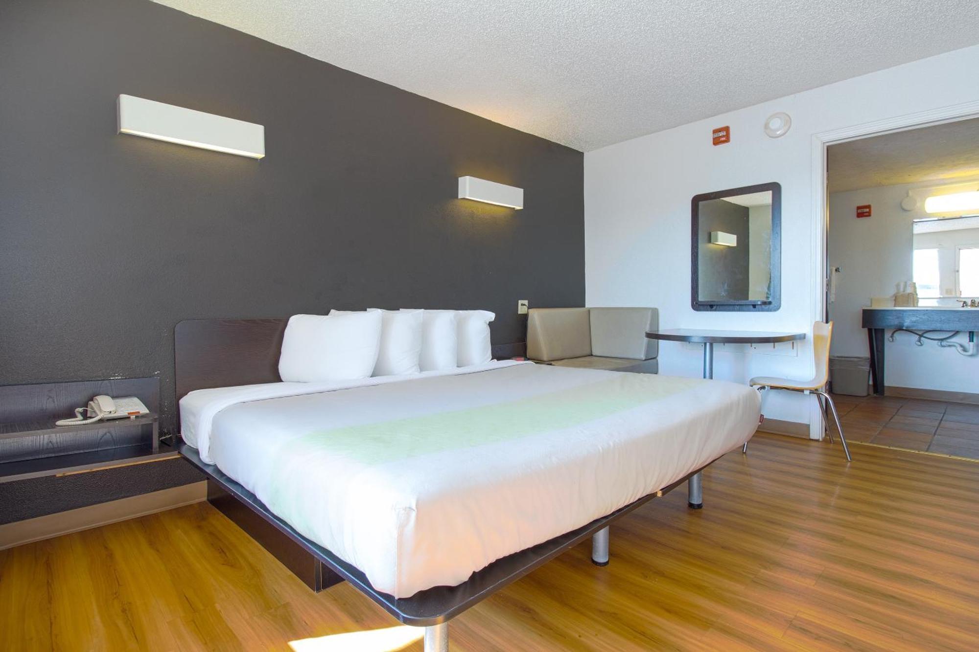 Studio Inn Extended Stay Oklahoma City Airport By Oyo Екстериор снимка