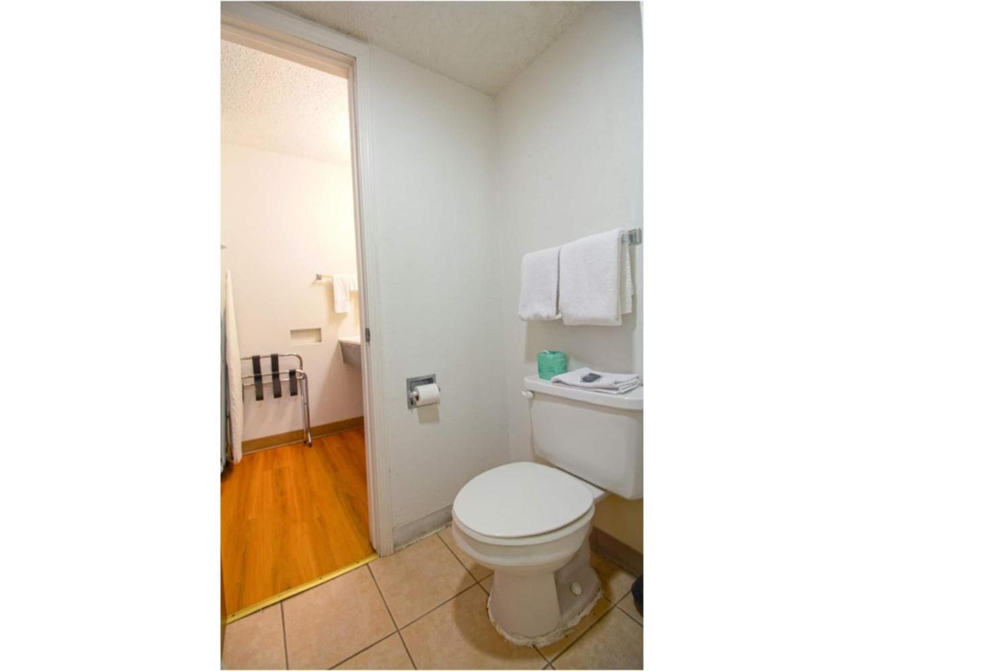 Studio Inn Extended Stay Oklahoma City Airport By Oyo Екстериор снимка