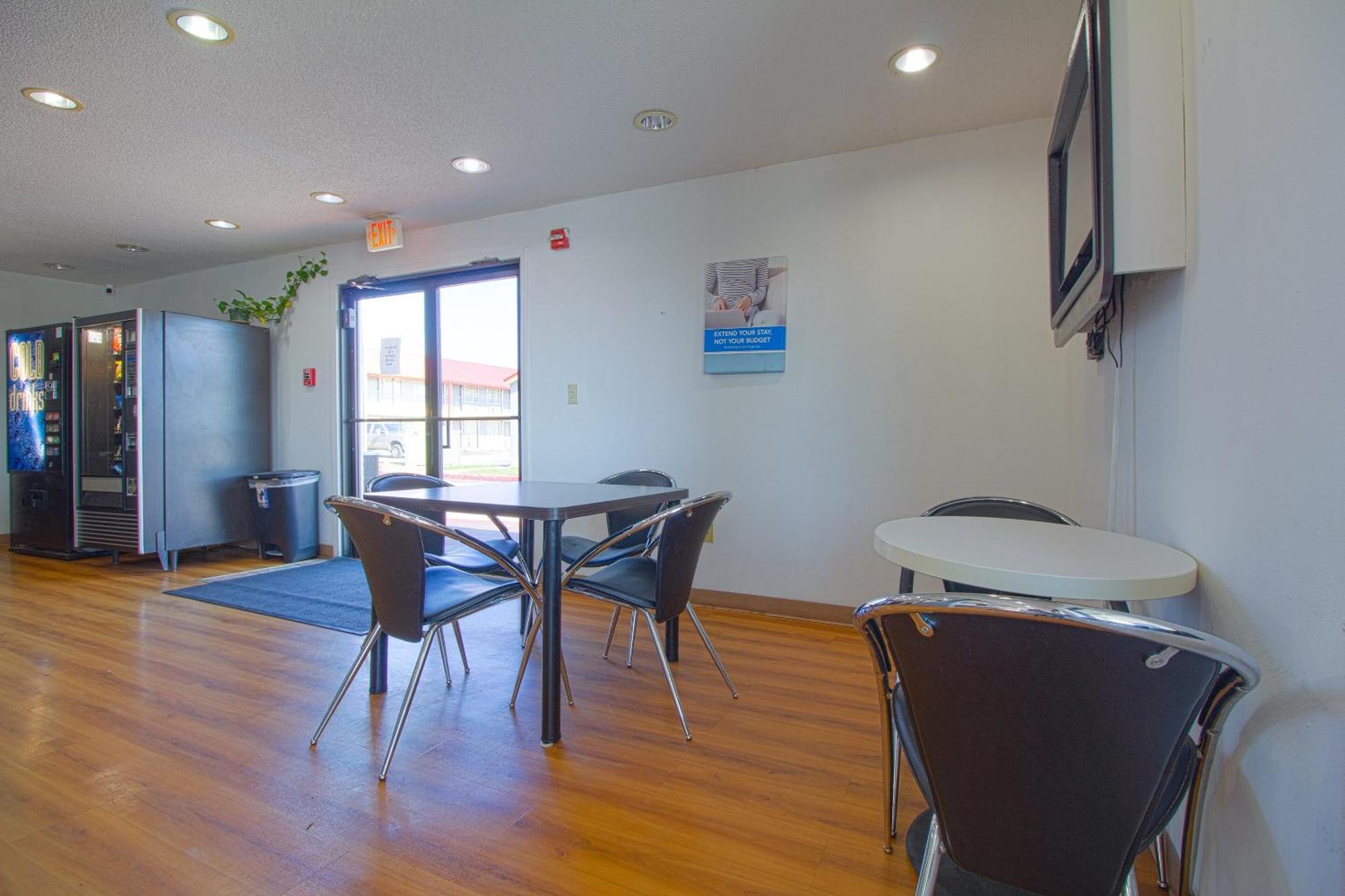 Studio Inn Extended Stay Oklahoma City Airport By Oyo Екстериор снимка