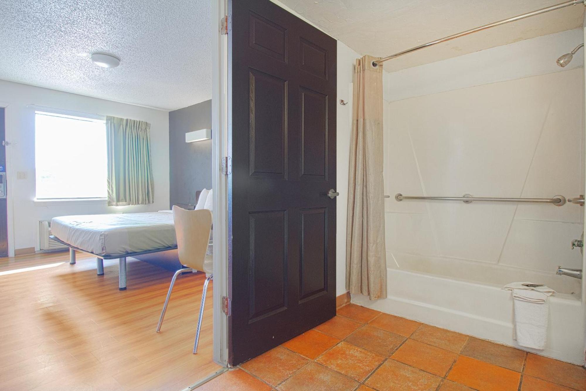 Studio Inn Extended Stay Oklahoma City Airport By Oyo Екстериор снимка