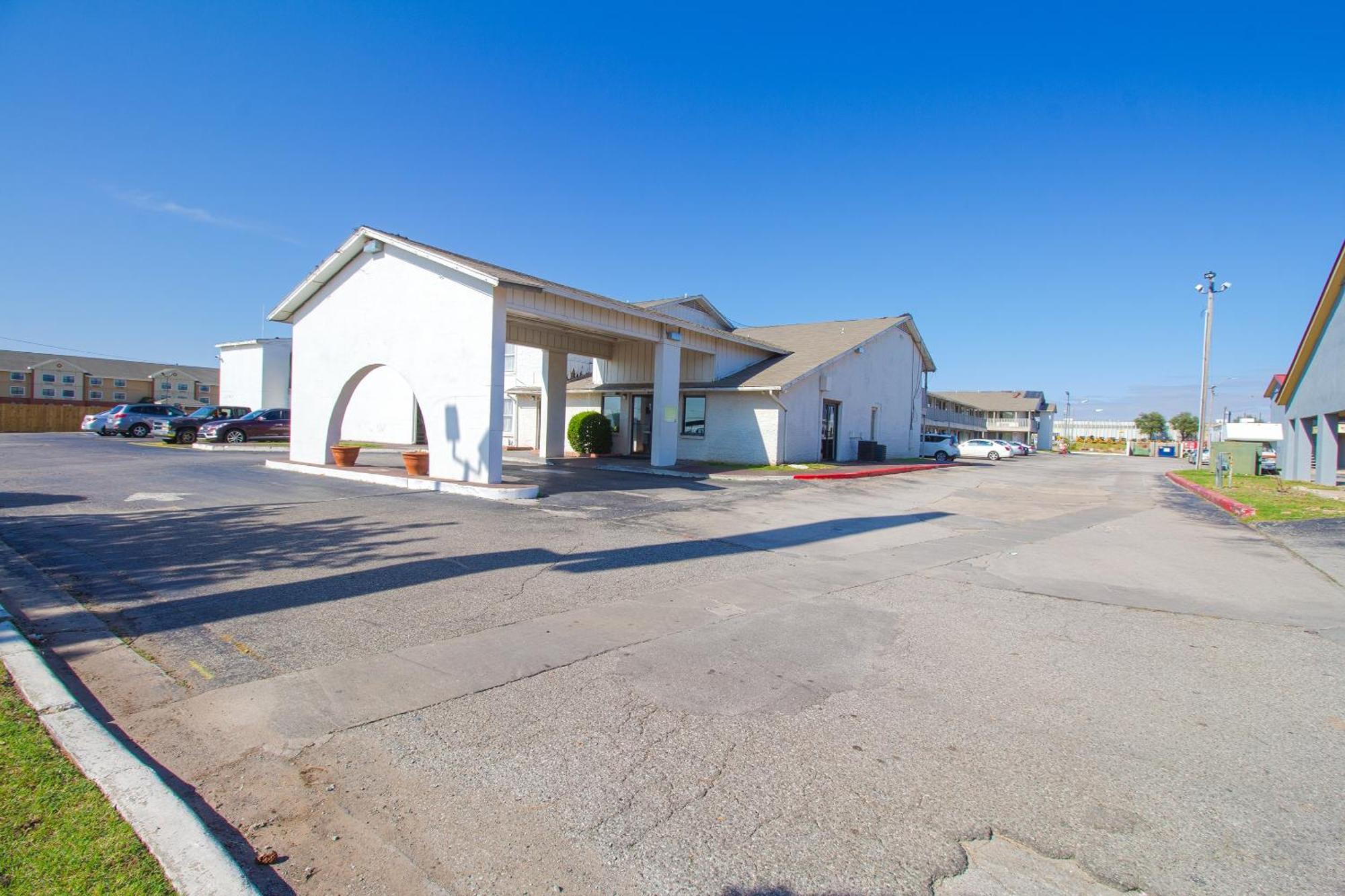 Studio Inn Extended Stay Oklahoma City Airport By Oyo Екстериор снимка