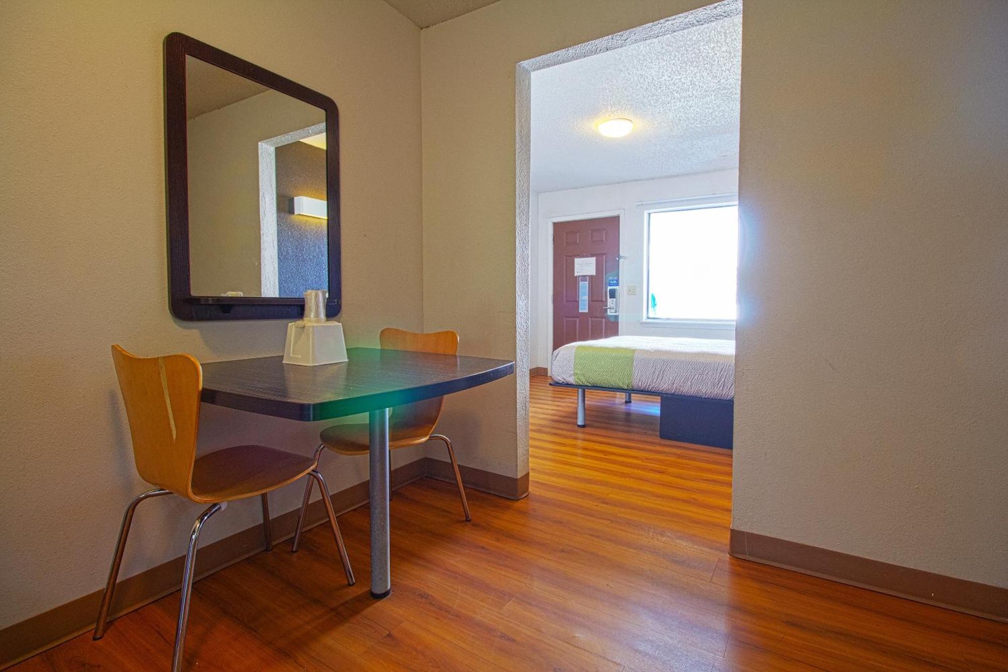 Studio Inn Extended Stay Oklahoma City Airport By Oyo Екстериор снимка