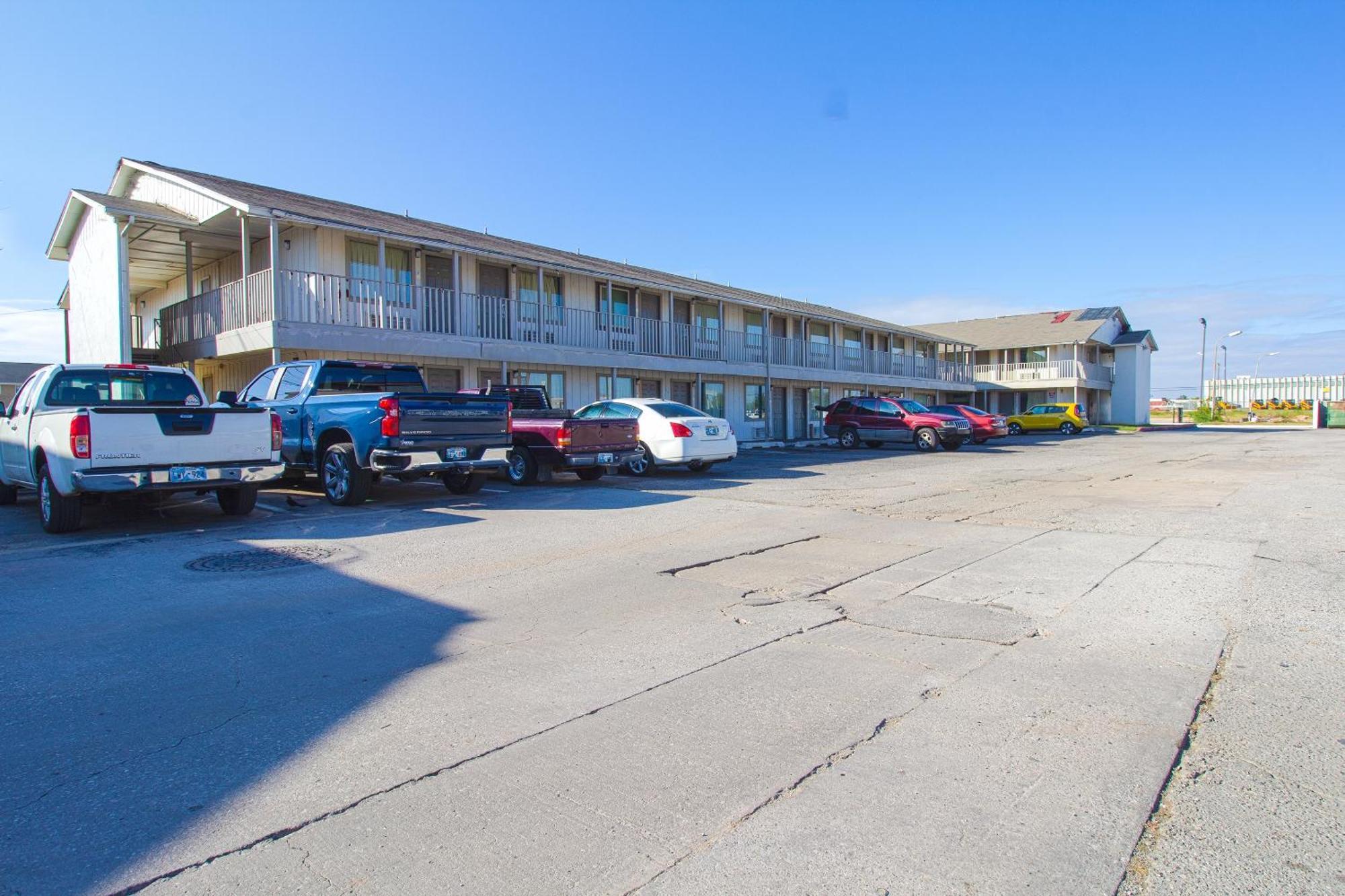 Studio Inn Extended Stay Oklahoma City Airport By Oyo Екстериор снимка