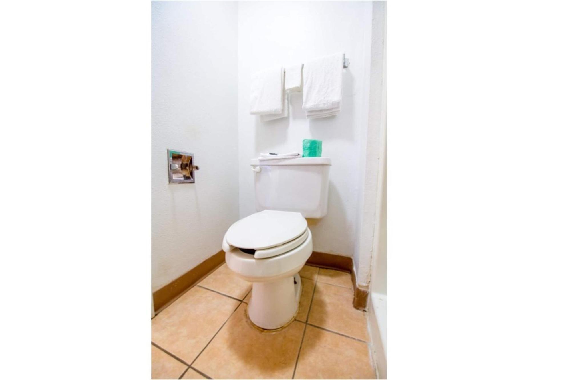 Studio Inn Extended Stay Oklahoma City Airport By Oyo Екстериор снимка