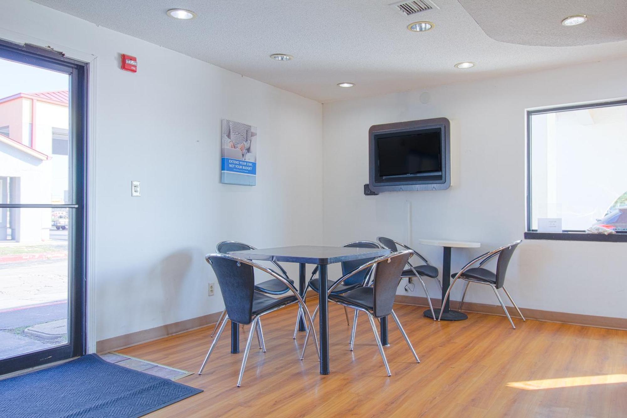 Studio Inn Extended Stay Oklahoma City Airport By Oyo Екстериор снимка