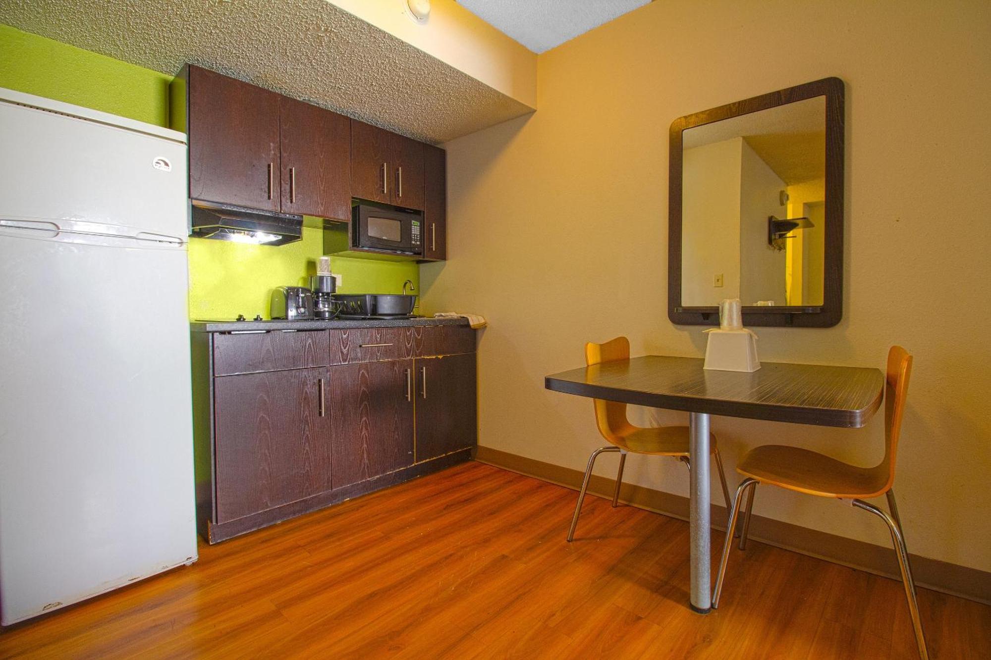 Studio Inn Extended Stay Oklahoma City Airport By Oyo Екстериор снимка