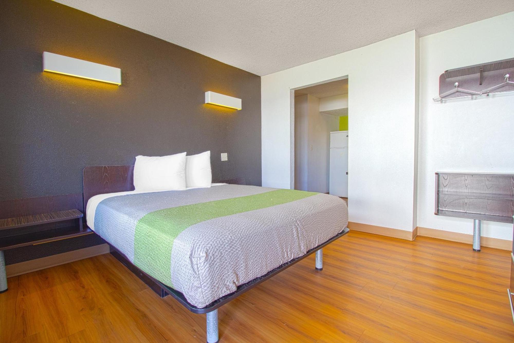 Studio Inn Extended Stay Oklahoma City Airport By Oyo Екстериор снимка