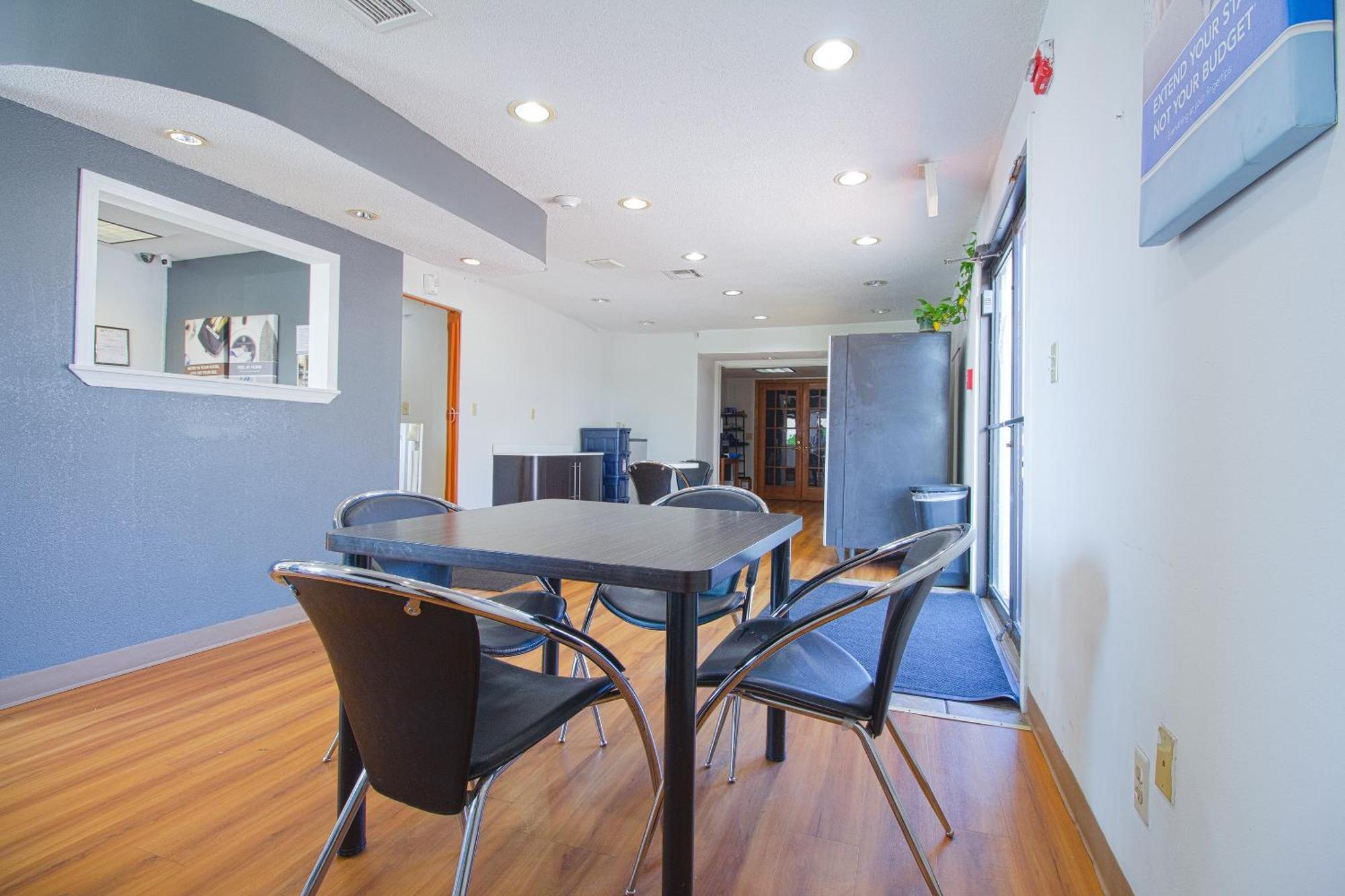 Studio Inn Extended Stay Oklahoma City Airport By Oyo Екстериор снимка